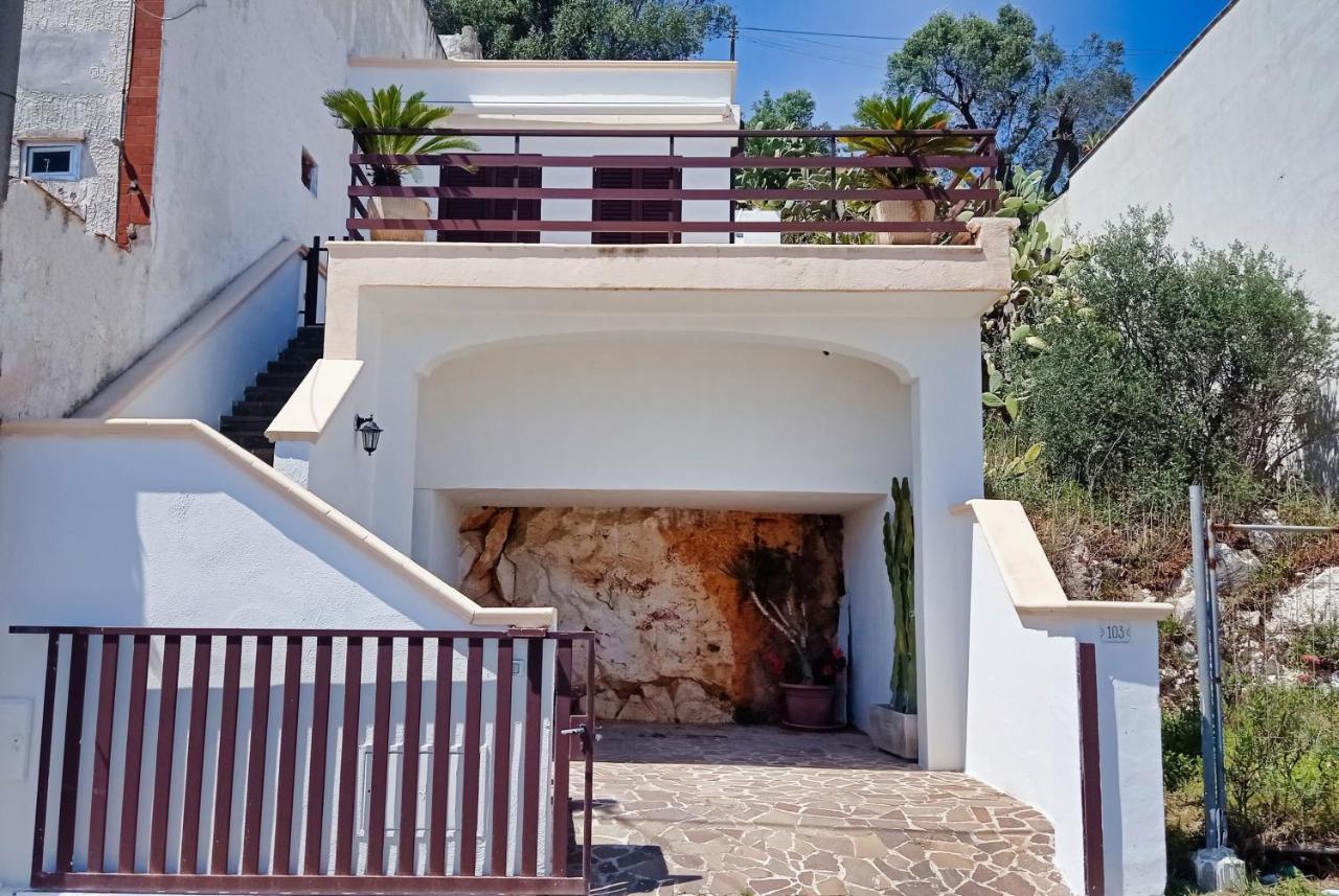 Marina Di Andrano - Alisso, Casa Vista Mare Con Parcheggio Privato E Wifi Villa Bagian luar foto